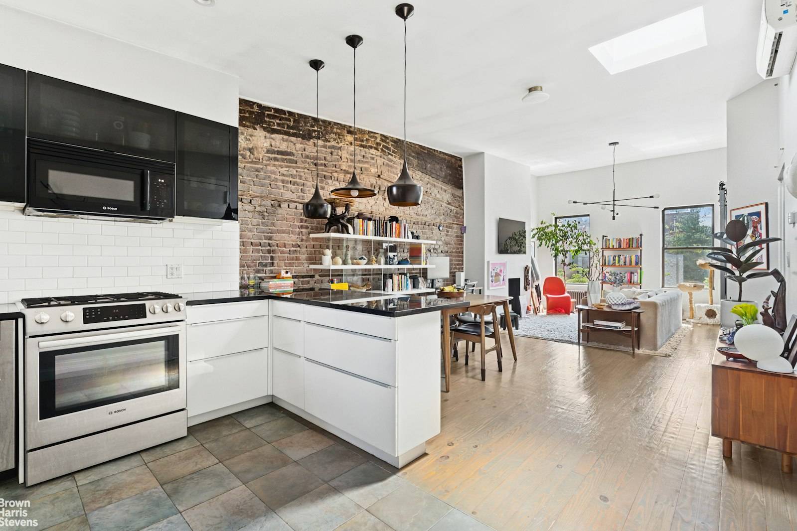 4 Family luxury Boutique Turnkey Investment Opportunity 8 Bedrooms, 4 Bathrooms, 5, 200 Sq.
