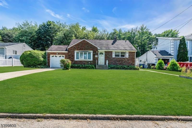 Welcome to this charming split level home in Hazlet, NJ !