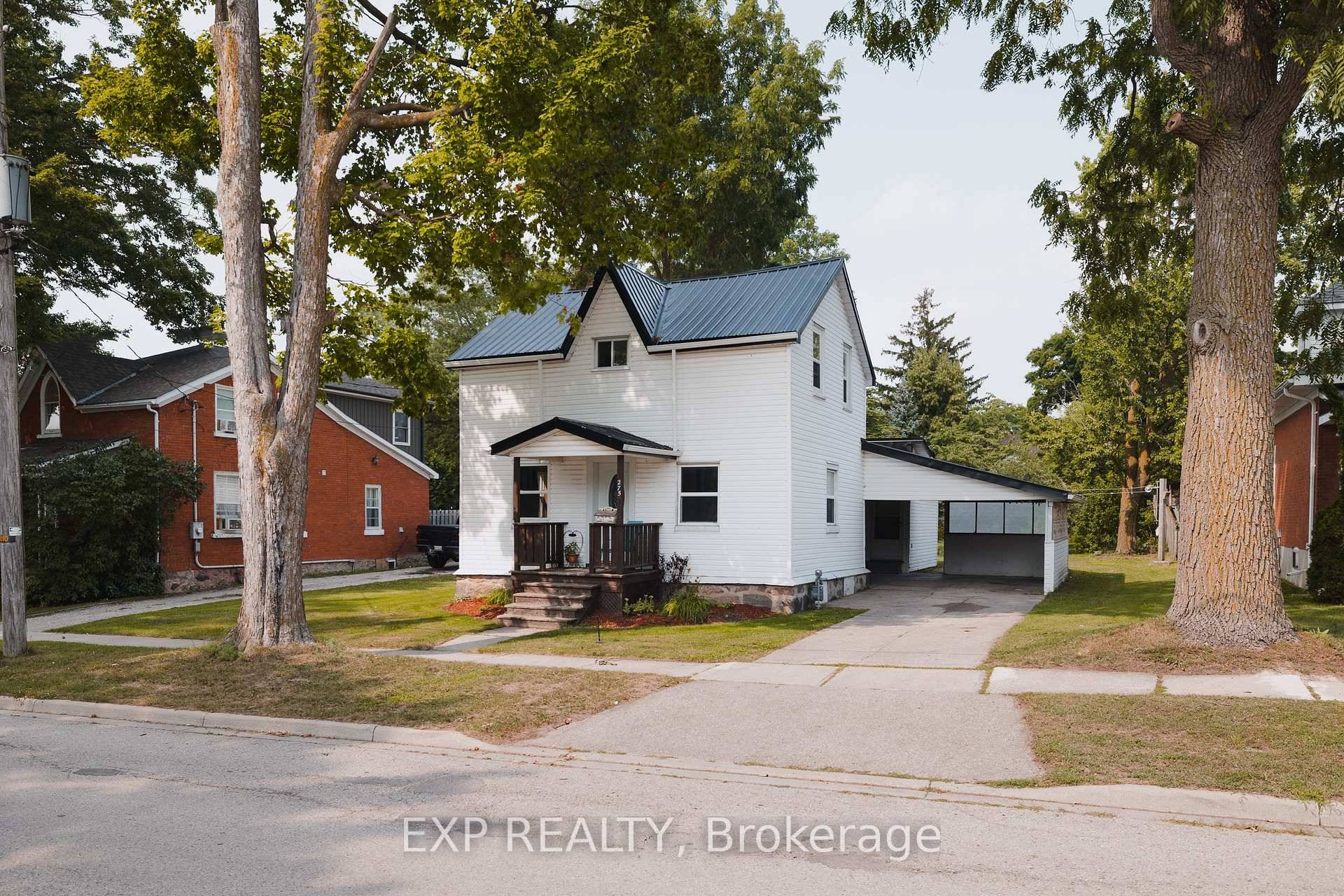 Welcome to 275 Clayton Street East a beautifully updated two storey home tucked along one of Listowels charming, walkable streets.
