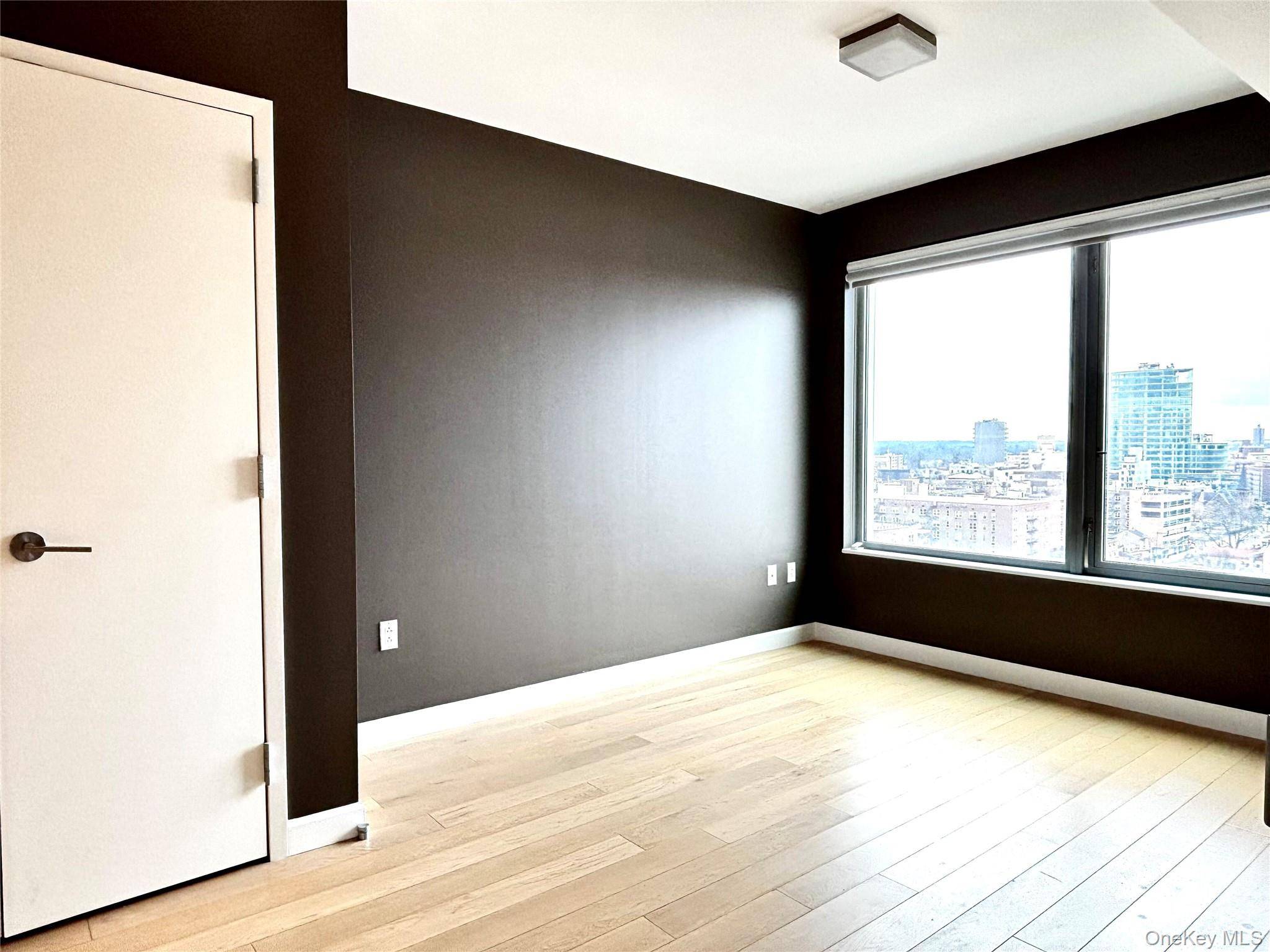 Welcome home to Flushing Commons, one of the most sought after luxury residences in Flushing, Queens.