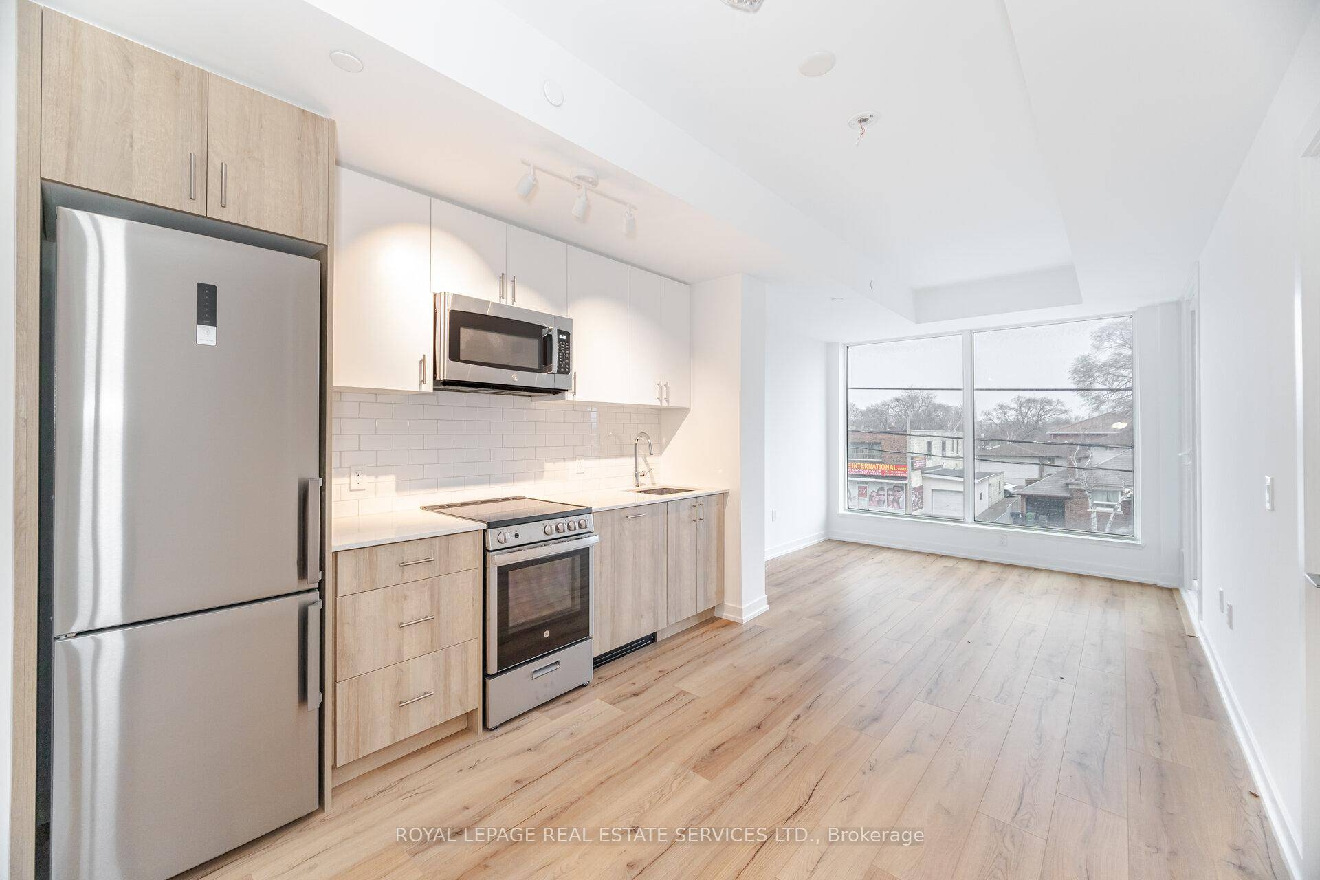 This 2 bedroom, 2 bathroom condo offers 677 sq.