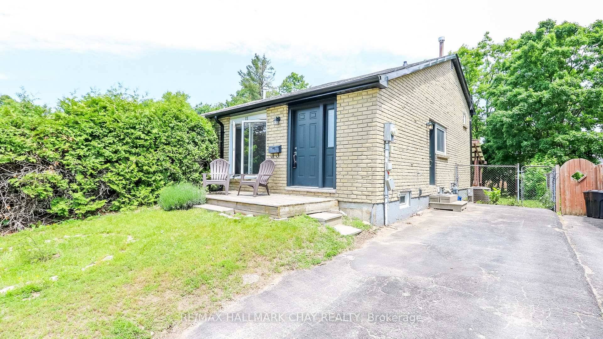 Same owner 35 yrs of this nicely updated nearly all brick backsplit on a deeper 120 ft private lot !