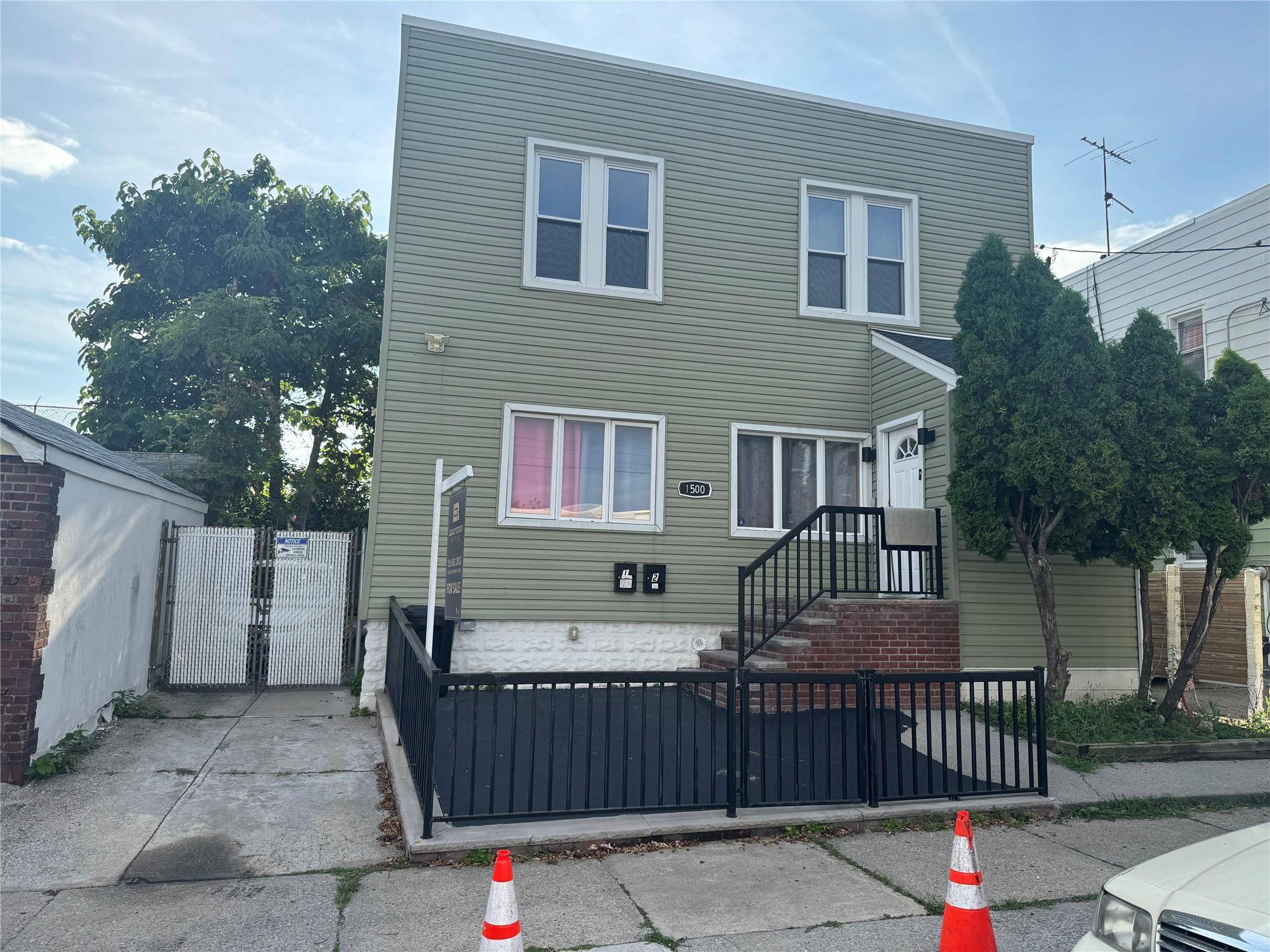 Opportunity knocks in Old Mill Basin !
