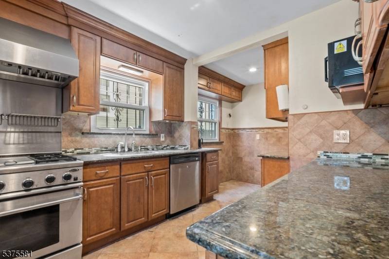 Available now, spacious 5 bedroom, 3 bathroom rental conveniently located in the Presidential Heights neighborhood of East Orange near major highways, public transportation, retail shopping and more !