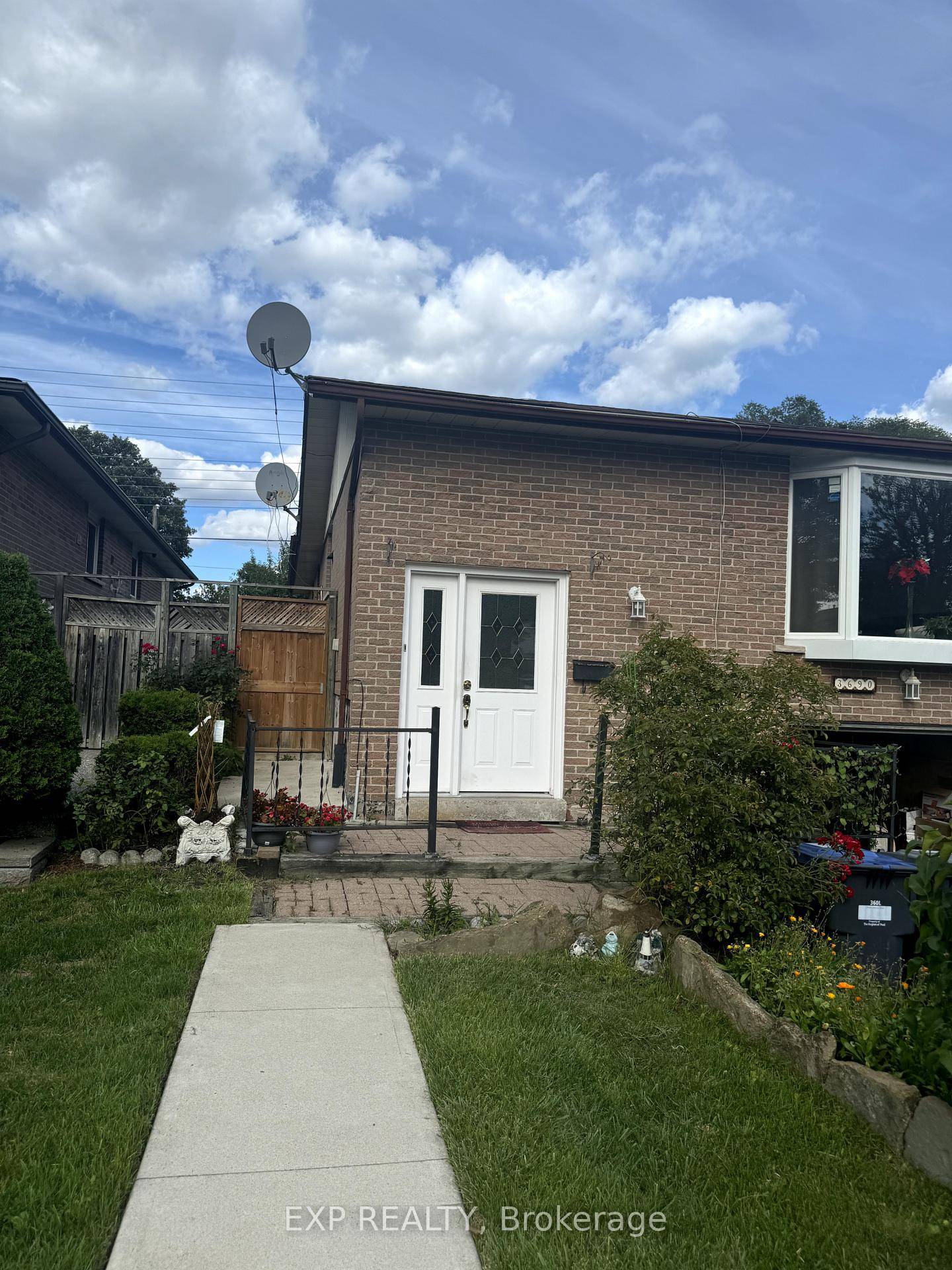 Well Maintained Lower Level Apartment.