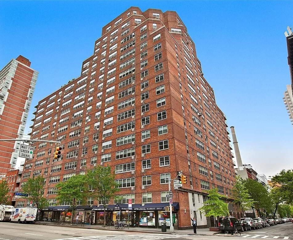 Two Bedroom, One Bathroom with beautiful sweeping southern views from the 16th floor has been freshly painted.