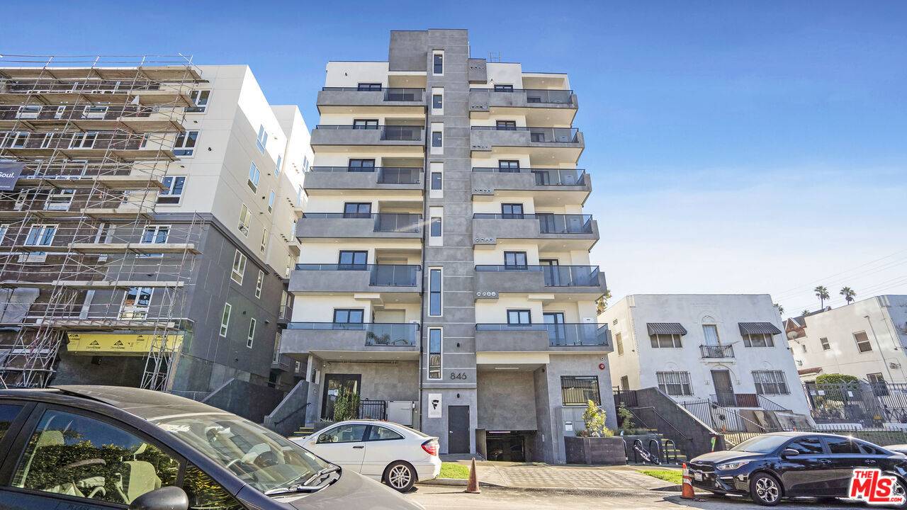 846 S Mariposa Ave 2BR Hancock Park La