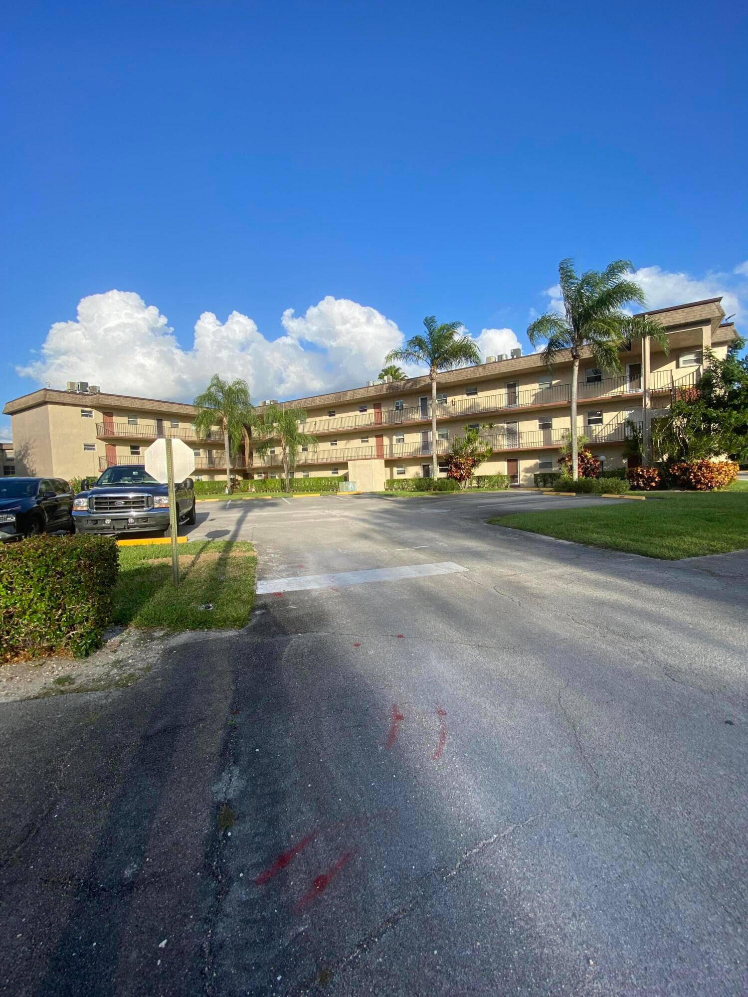 This immaculate 1 bed 1 bath unit is in a 55 community large walk in closet Enclosed patio area with storage closet Tons of amenities include community pool, clubhouse with ...