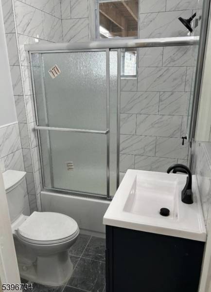 Investor Alert ! Newly Renovated !