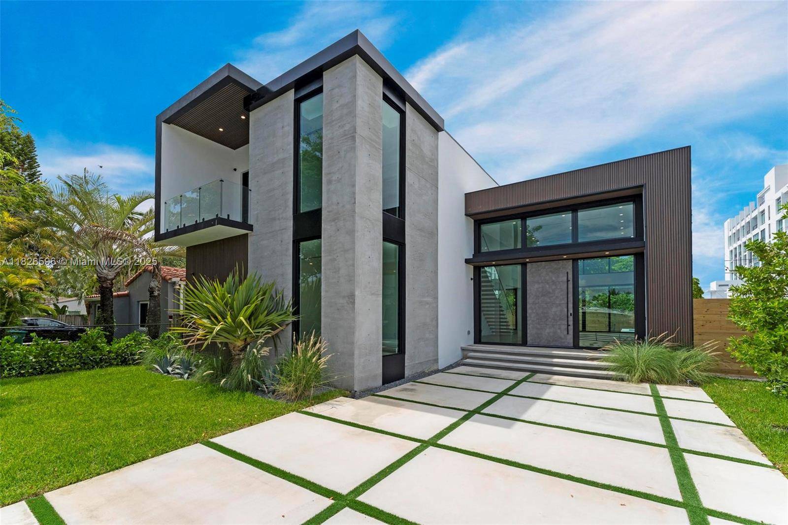 Modern Luxury Living in Shorecrest !