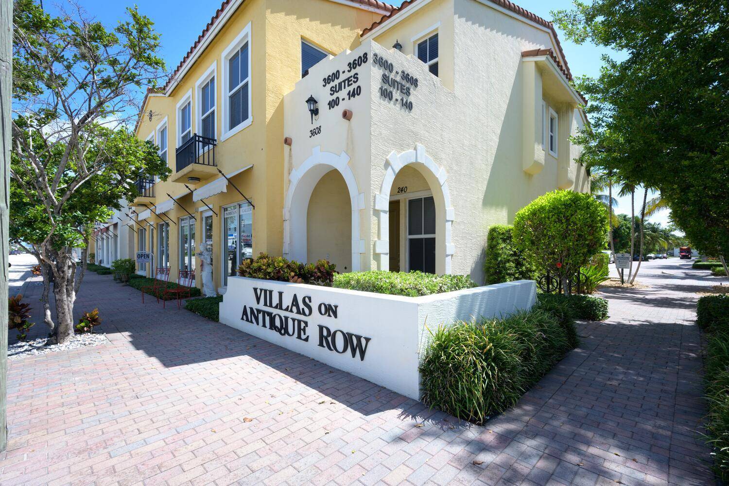 Commercial space in the heart of the established Antique Row on South Dixie Highway Just south of Southern Boulevard on the east side of the street ground floor.