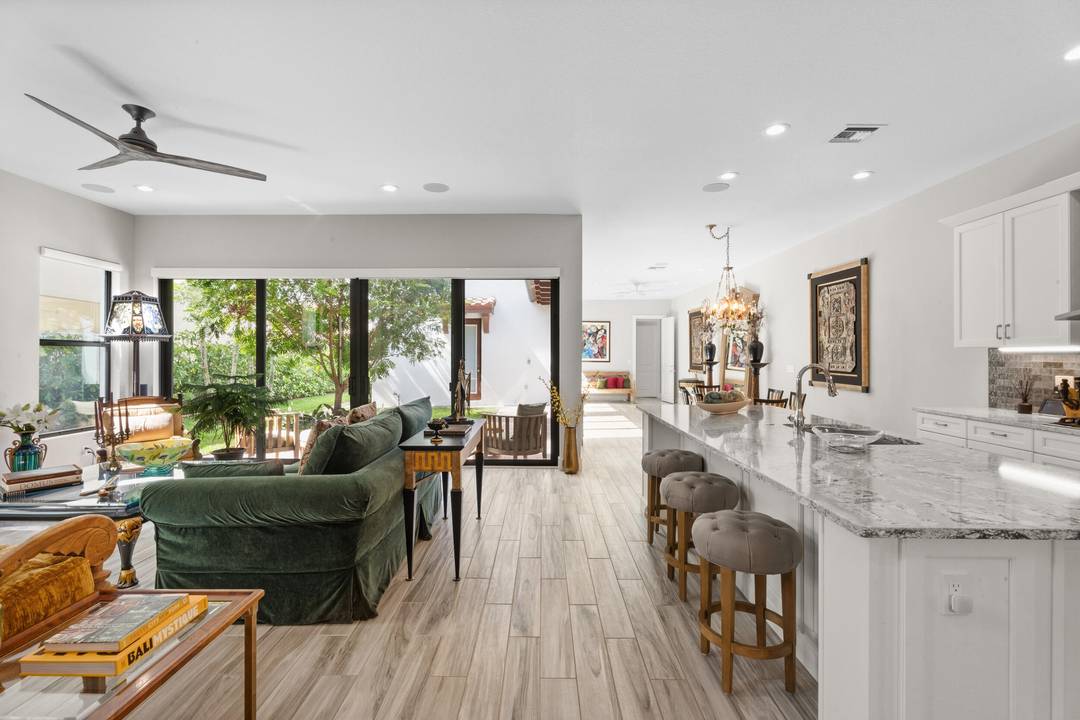 Beautifully upgraded Derby home in the ''Alton'' community located in a prime location on a large green space !