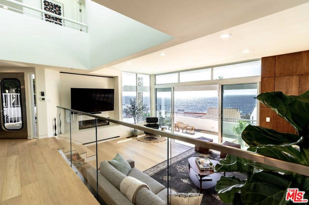 21349   Rambla Vis 3BR Malibu La