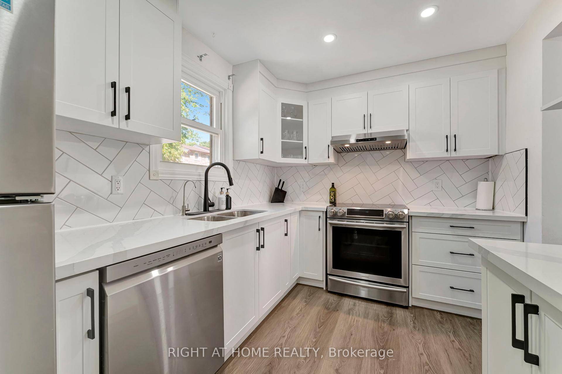 Welcome to Unit 37 at 175 Cedar Street one of the largest units in the highly sought after Cambridge Woodlands complex, ideally located directly across from Westgate Plaza.