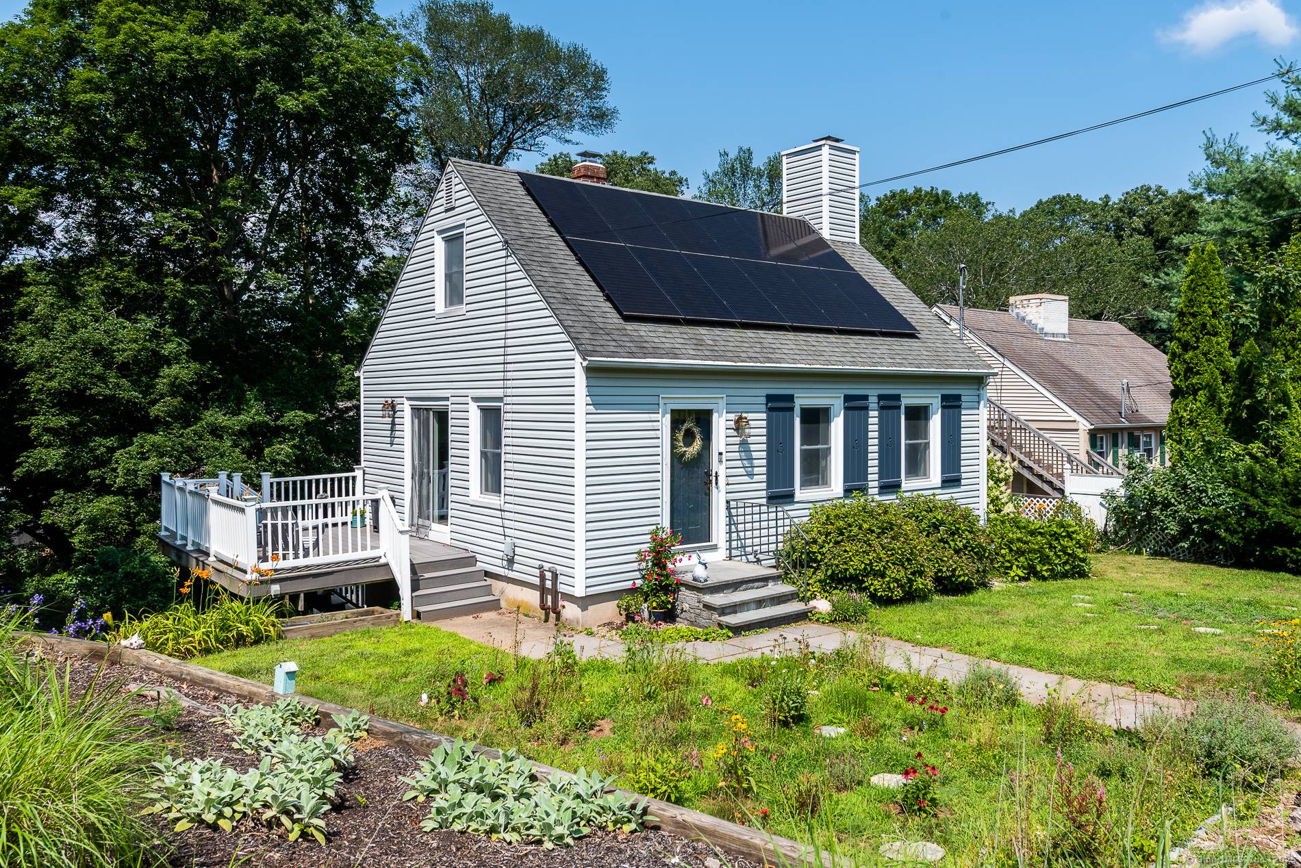Charming In Town Cape in the Heart of Essex Village !