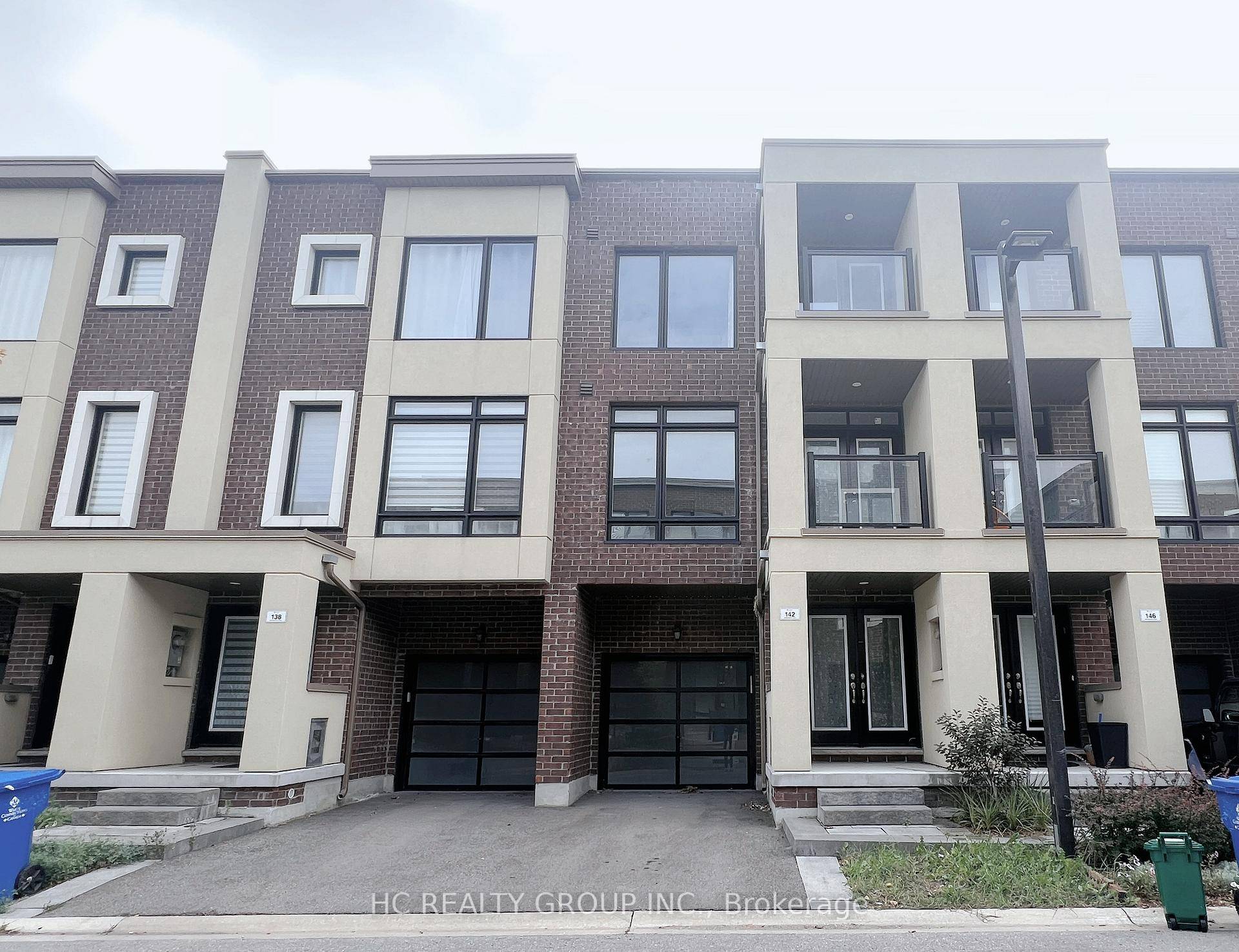 Modern Freehold Townhome in the Heart of Thornhill.