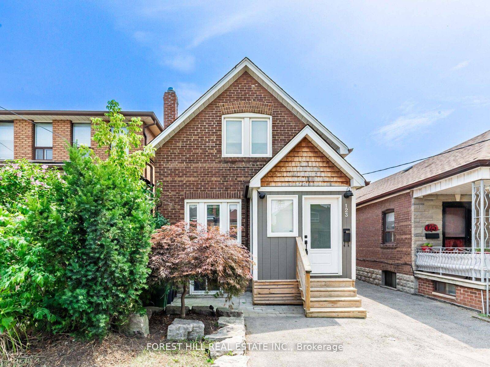 Tastefully Renovated 2 1 Bedroom, Detached Home Situated On A Quiet Street Just Steps To All Eglinton West Has To Offer !