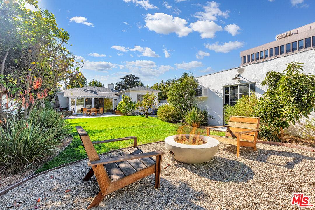 6283   Commodore Sloat Dr 3BR Beverly Grove La