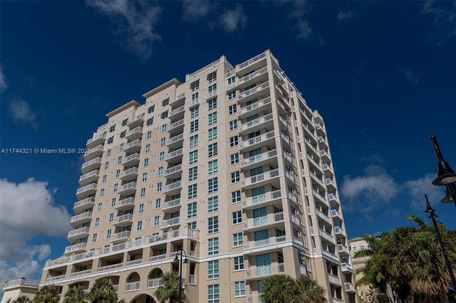 Live the resort lifestyle at Casa Costa !