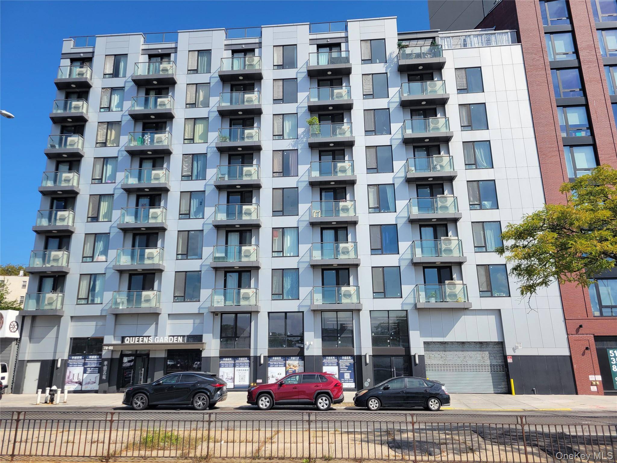 Welcome to Queens Garden, a striking new condominium in the heart of Woodside, Queens perfectly positioned between Manhattan and Flushing.