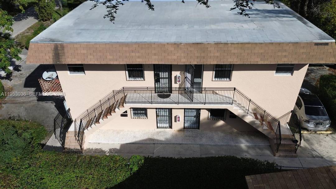 Situated in the Buena Vista neighborhood near the Design District and Wynwood.