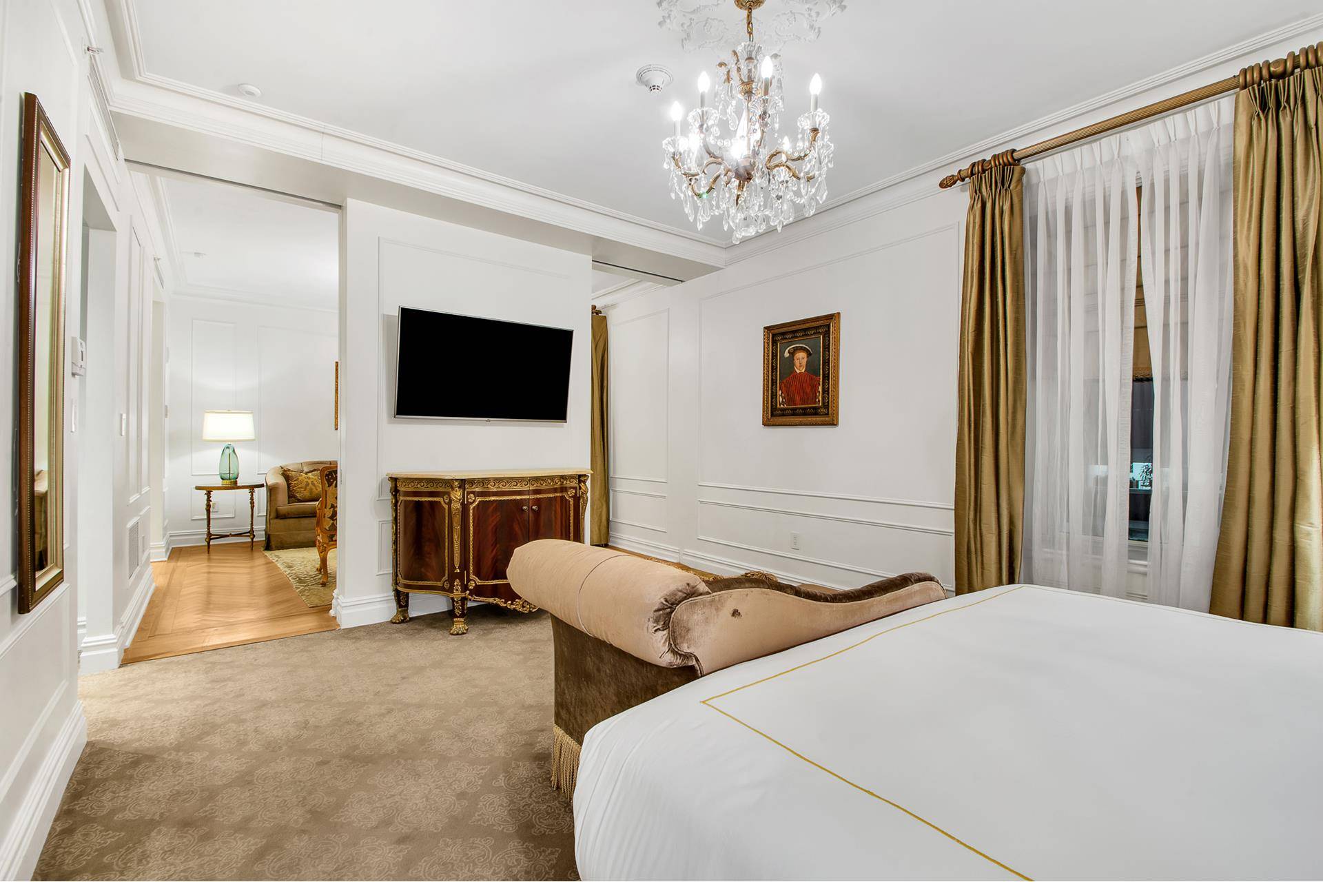 Prestigious 15th floor Rose Junior King Suite in the iconic Plaza Hotel !