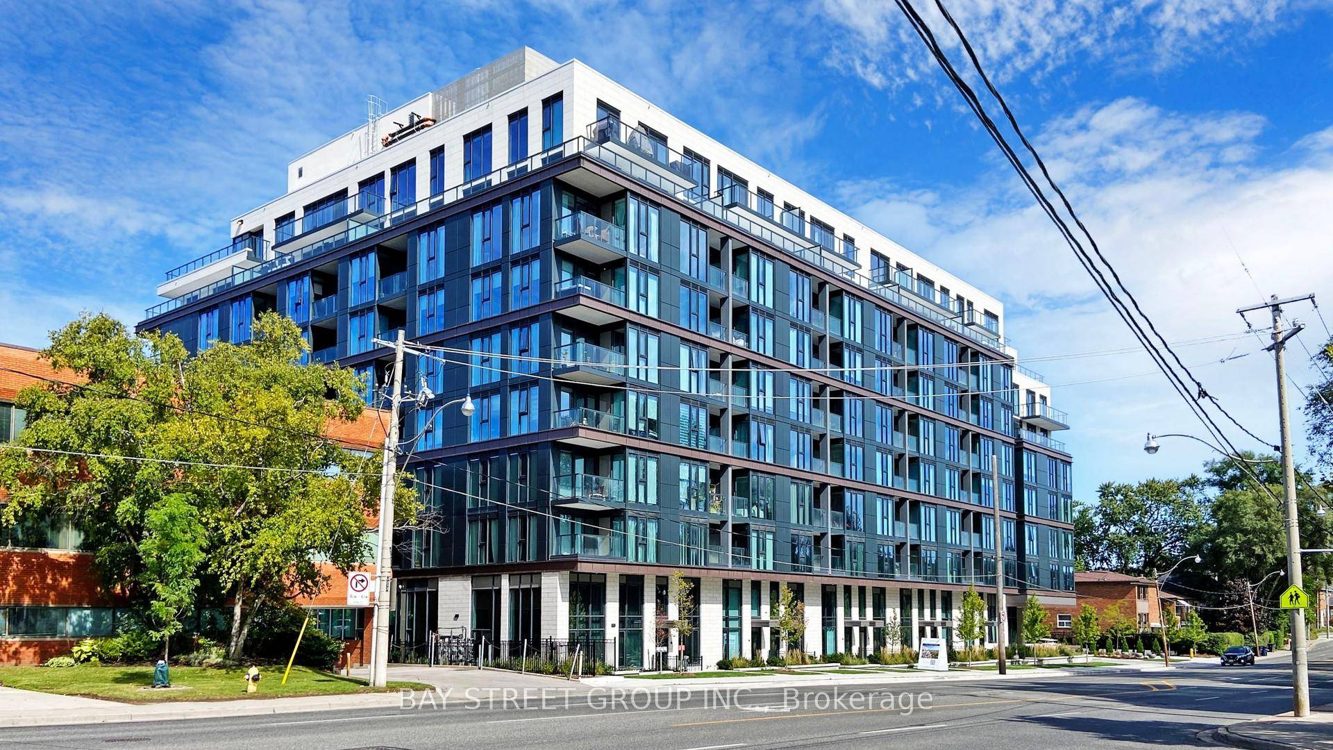Brand New Boutique Residence at Lawrence amp ; Avenue Road Discover this rare and spacious 2 bedroom, 2 bathroom suite in a modern, boutique style building.