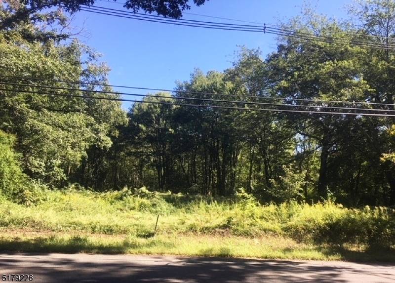 You can build your dream home on this recently approved building lot in the beautiful residential Oak Ridge section of Jefferson Twp.