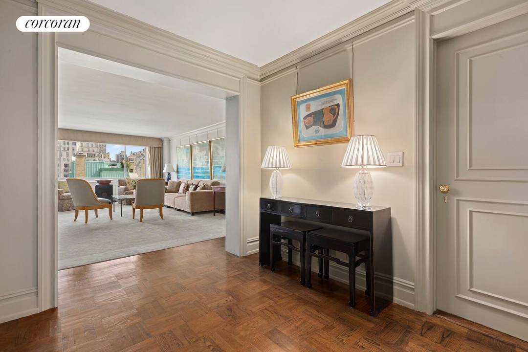 Just off Fifth Avenue perched high above the Frick Collection, this spacious beautifully proportioned 3 bedroom, 4.
