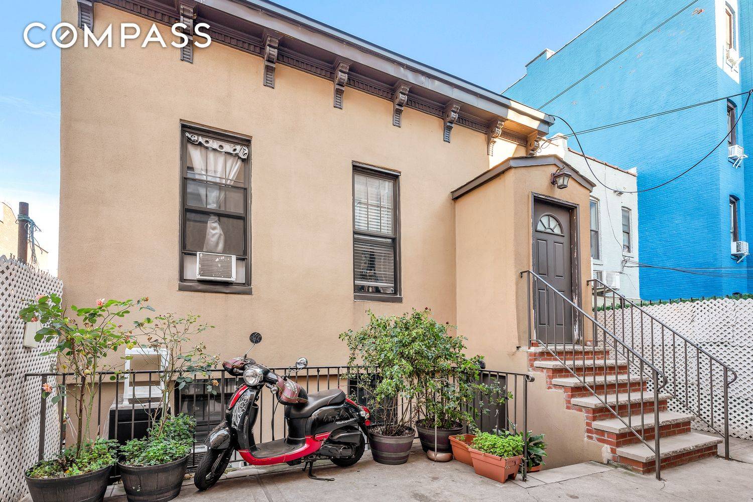 Discover an exceptional investment property in Astoria !