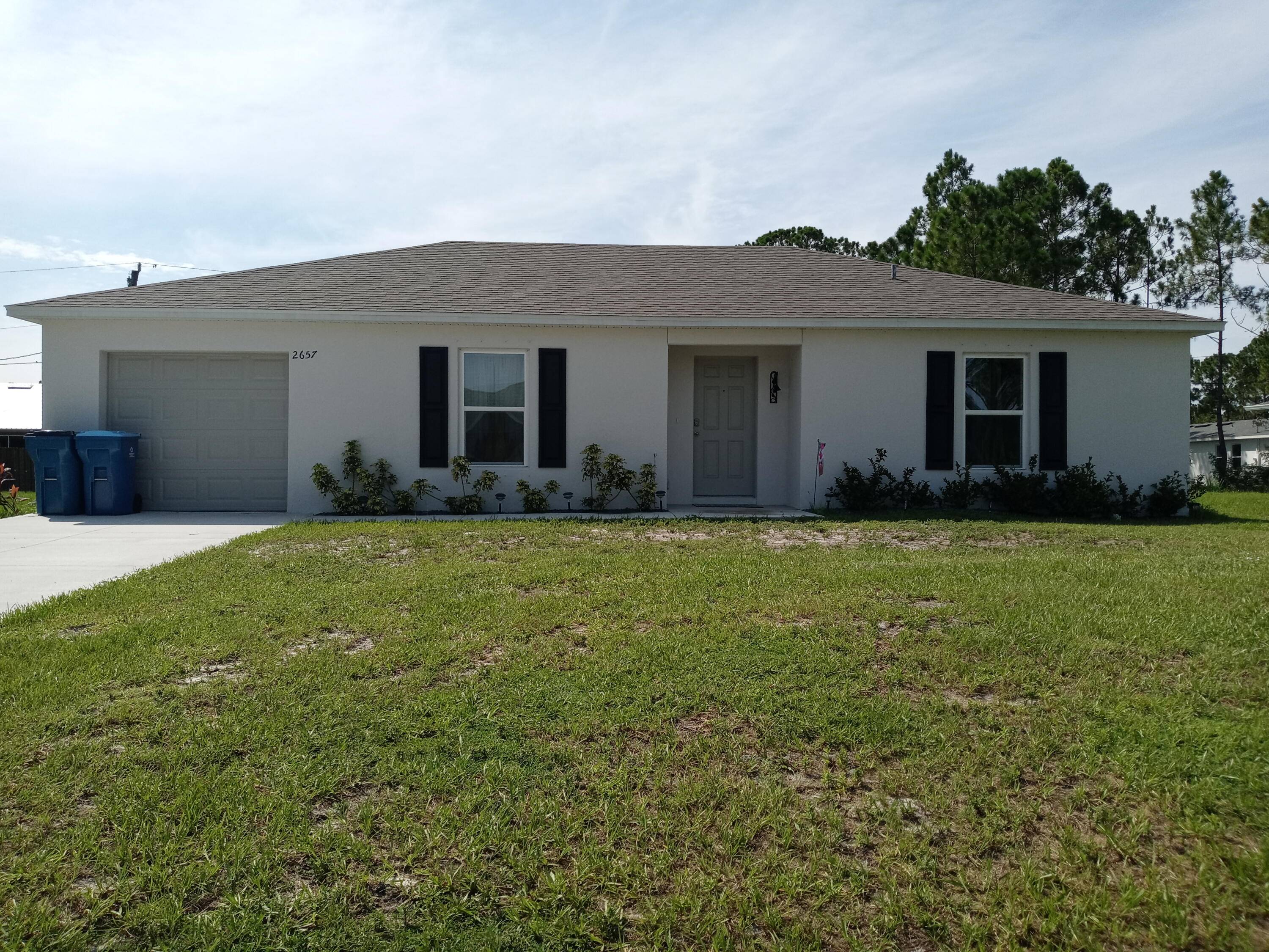 Modern Comfort Meets Everyday ConvenienceWelcome to 2657 Foster Rd SE, a beautifully maintained 2 bedroom, 2 bathroom home built in 2023, offering the perfect blend of modern design and functional ...