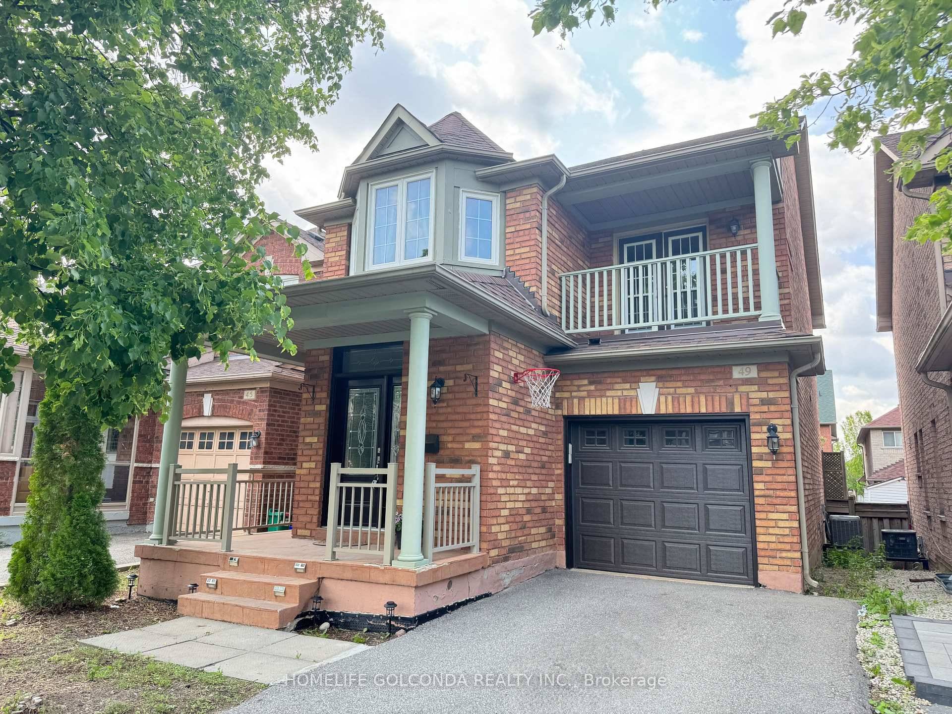 Stunning Detached Home In Vellore Woods !