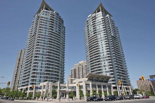 Huge Luxury Daniels Condo In Central Mississauga Awaits You !