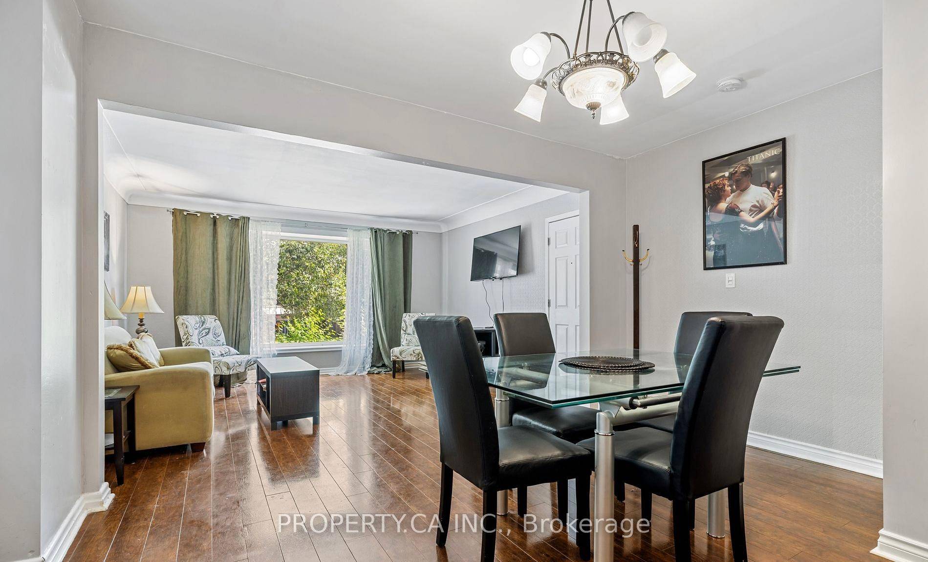 Charming Burlington Apartment In The Tree lined Brant Neighbourhood !