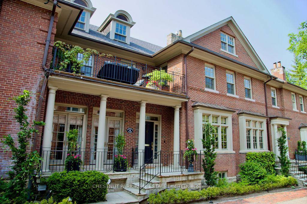 Corrigan Close is the only private gated enclave of freehold homes in South Rosedale.