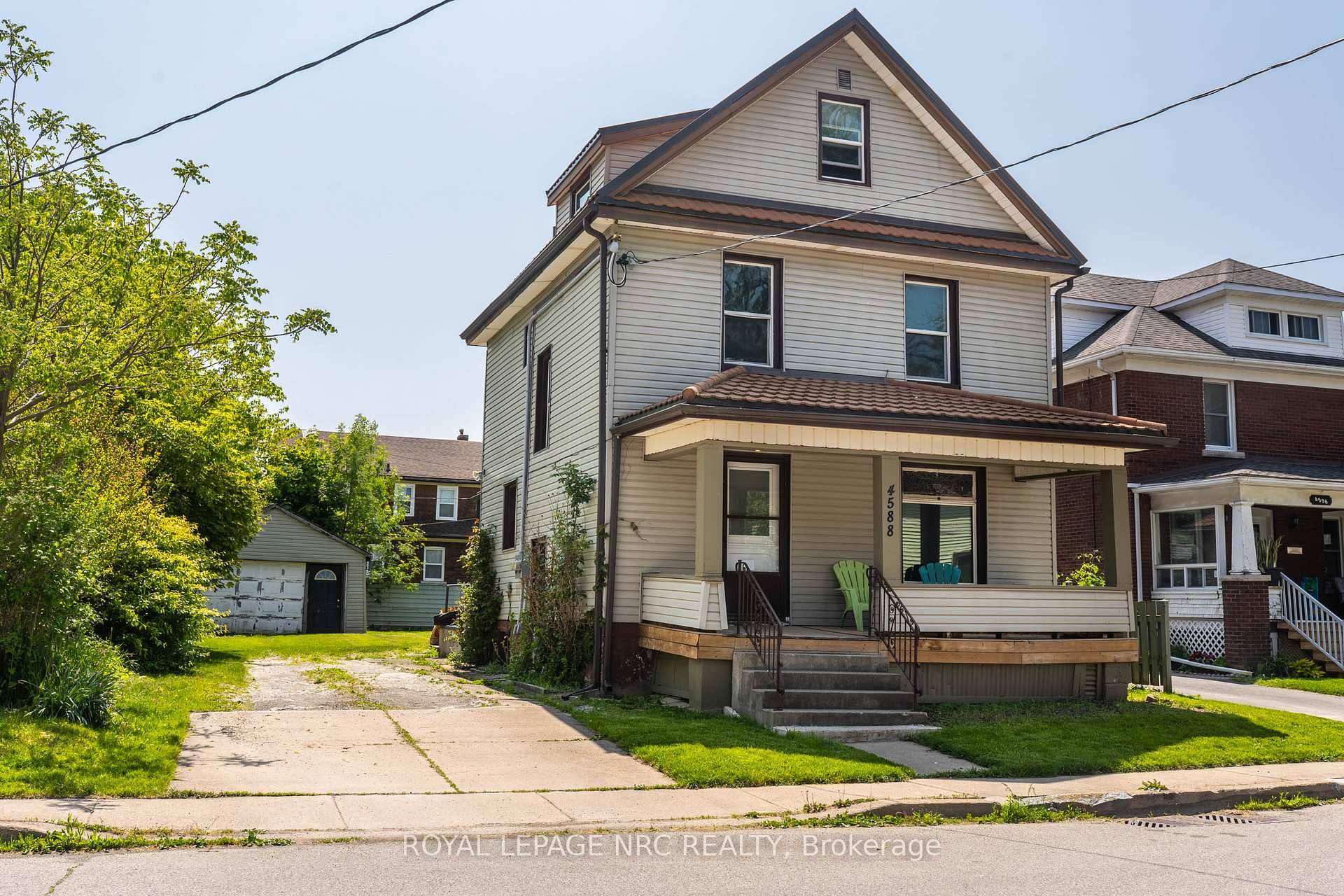 TURNKEY DUPLEX WITH FUTURE TRIPLEX POTENTIAL IN PRIME NIAGARA FALLS !
