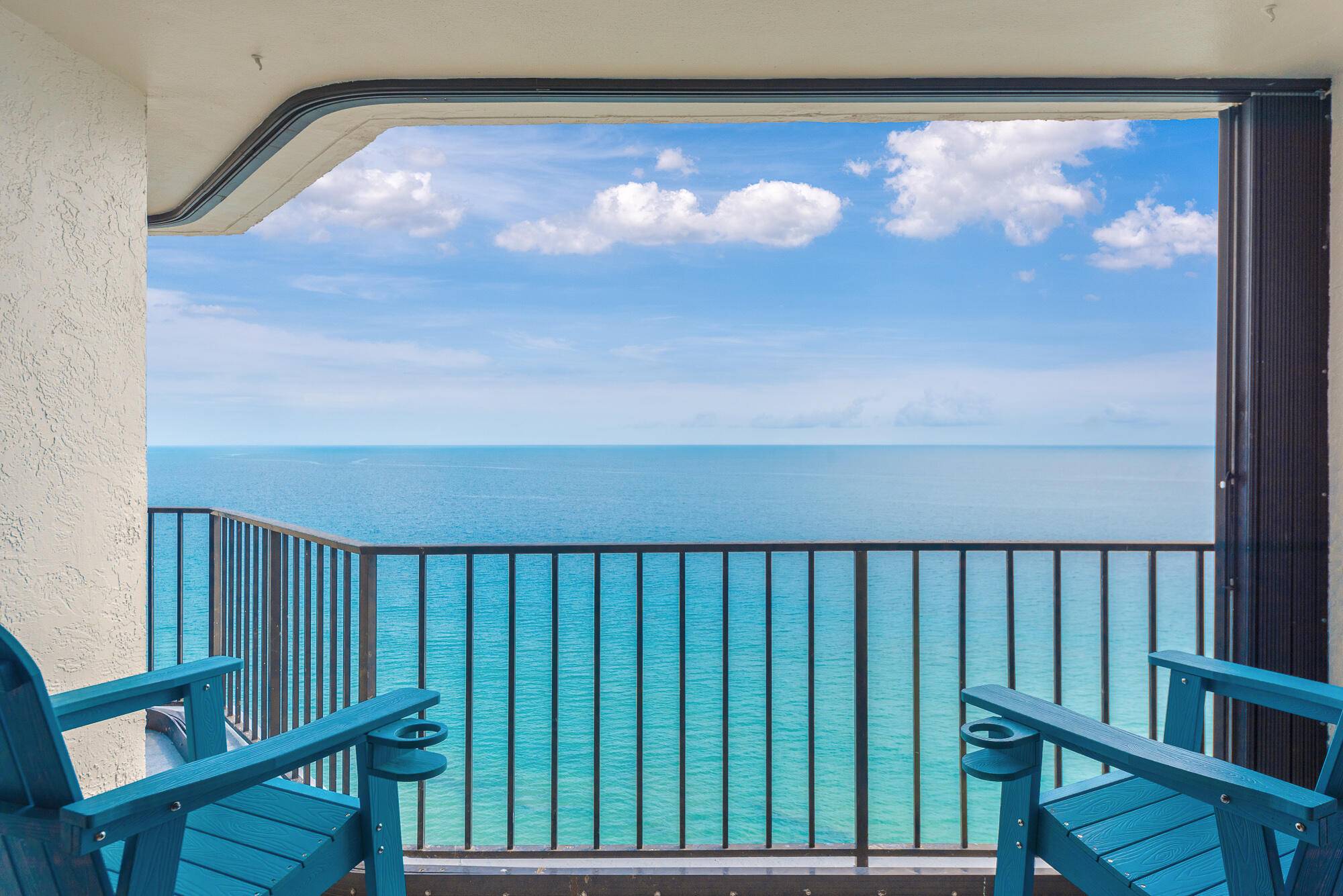 REDUCED HOA FEE IN 2025 !