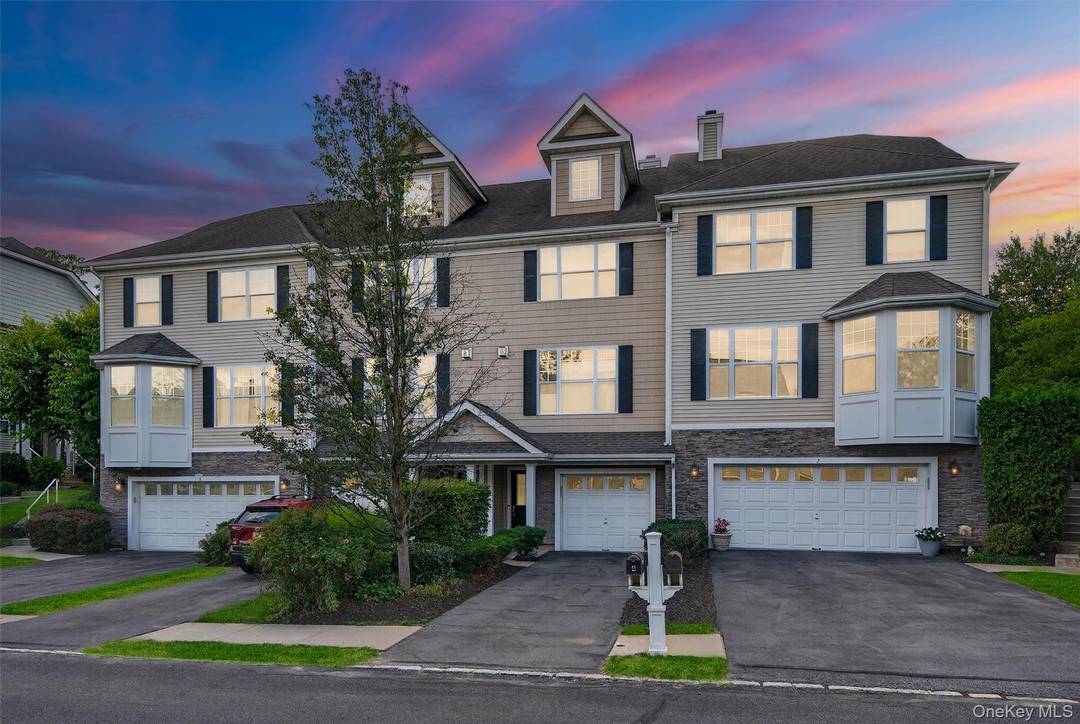 Beautiful townhouse style condo in the gated community of The Fairways.