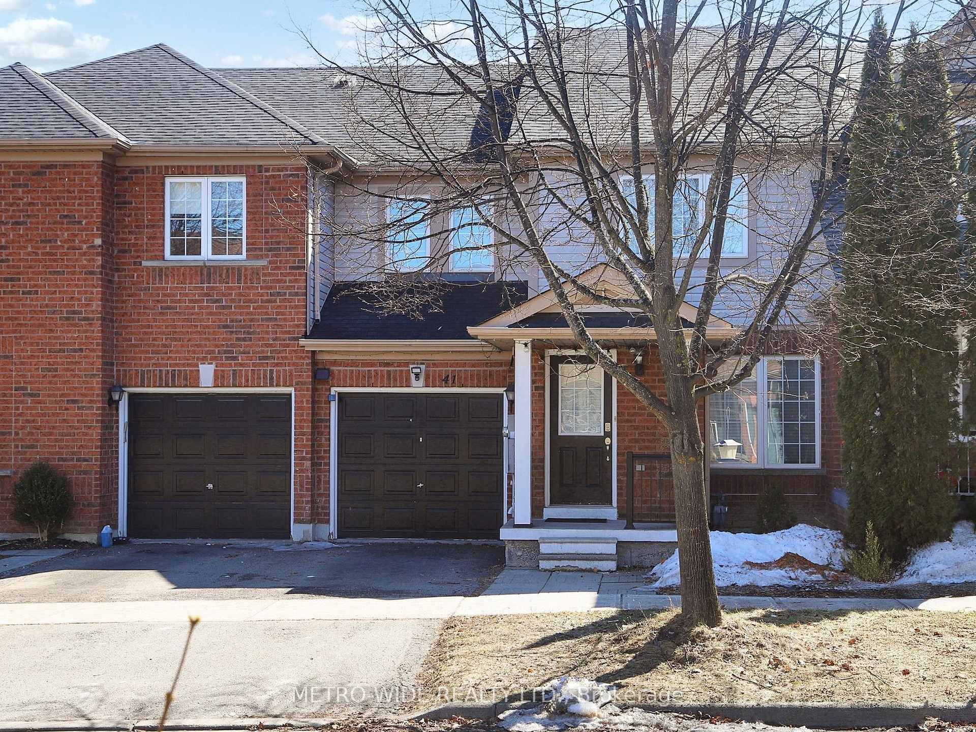 1700 SQFT MUST SEE ! ! ! RARE SPACIOUS 4 BEDROOMS.