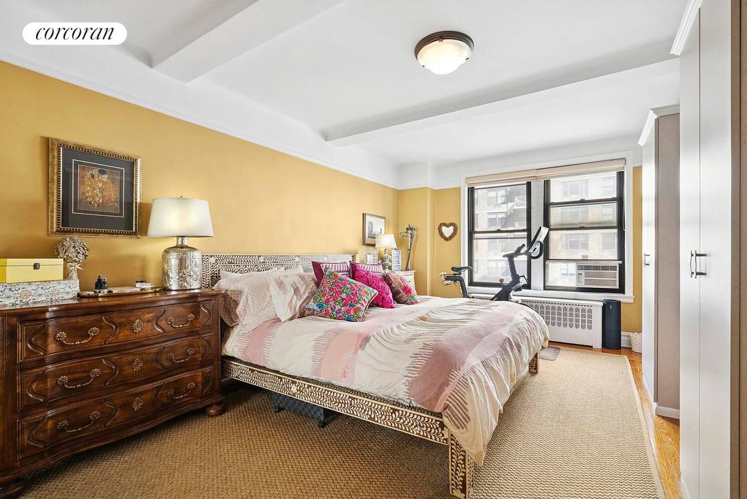 Welcome to 7F at 308 East 79th Street a warm and character filled home in an elegant full service pre war cooperative in the heart of the Upper East Side.