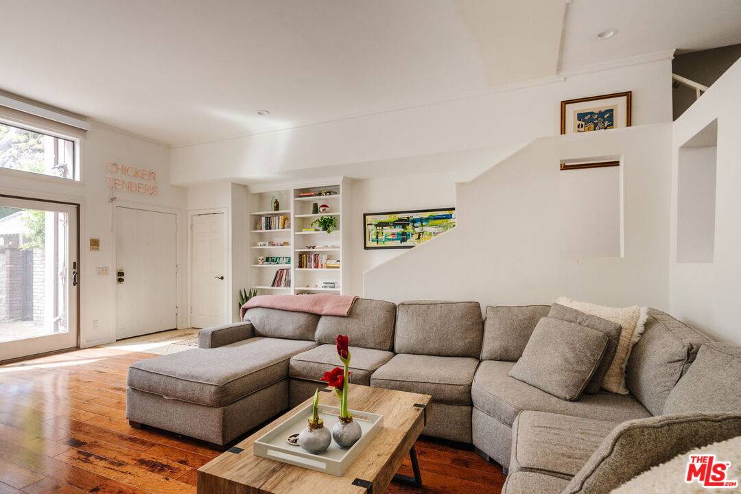 4608   Glencoe Ave 2BR Marina Del Rey La