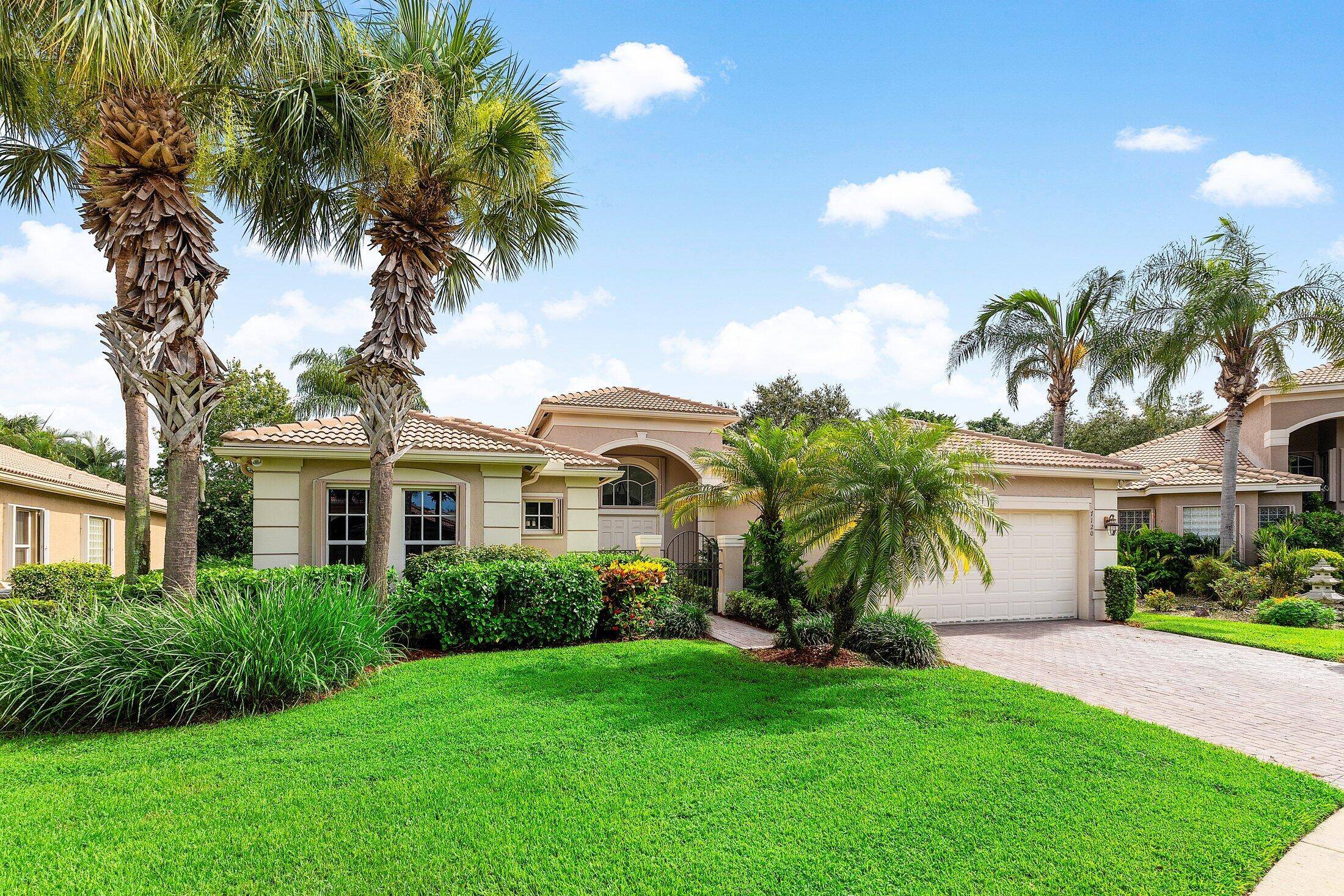 Beautiful 4 Bedroom 3. 5 bath home located in Valencia Pointe.