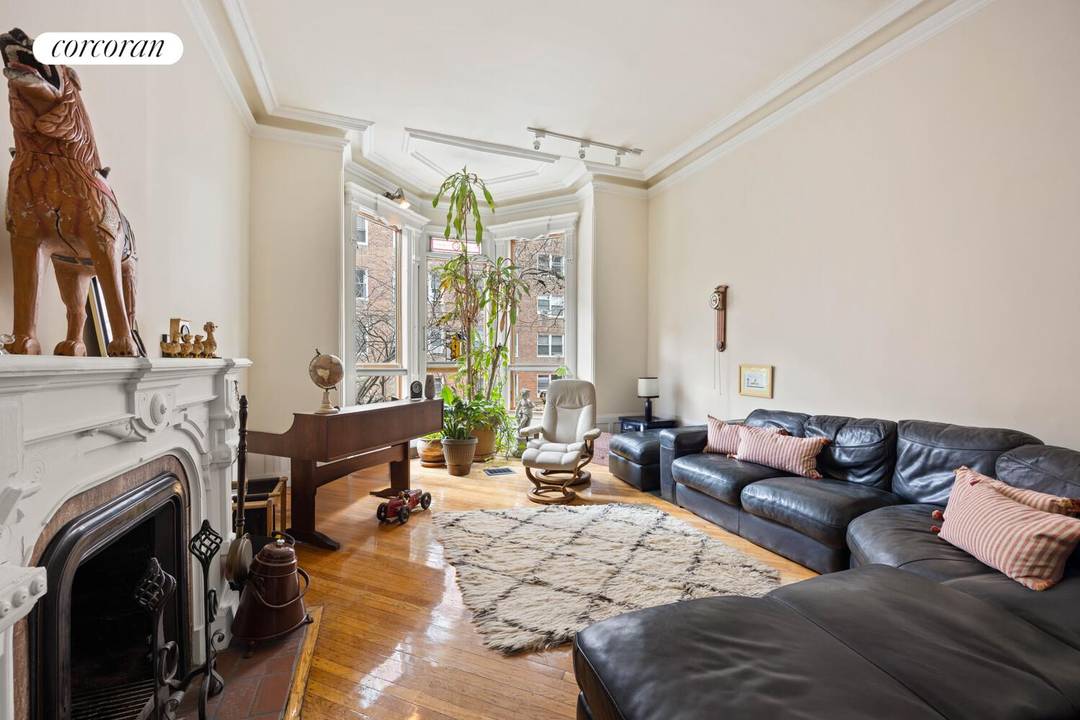 154A Hicks Street Historic Brooklyn Heights Brownstone Income amp ; End User Opportunity Discover a rare opportunity to own a distinguished Brooklyn Heights brownstone at 154A Hicks Street, offering timeless ...