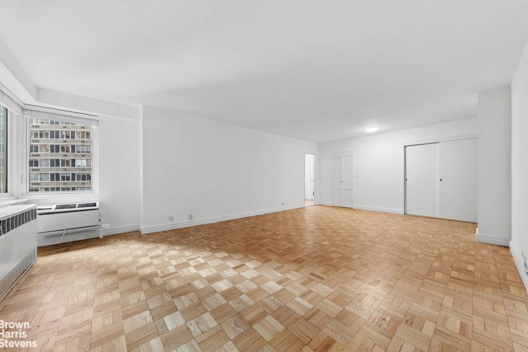 Spacious Sutton Place One Bedroom Oasis Welcome to Residence 14M at Sutton Manor, a beautifully refreshed one bedroom condominium in the heart of Sutton Place one of Manhattan's most peaceful ...