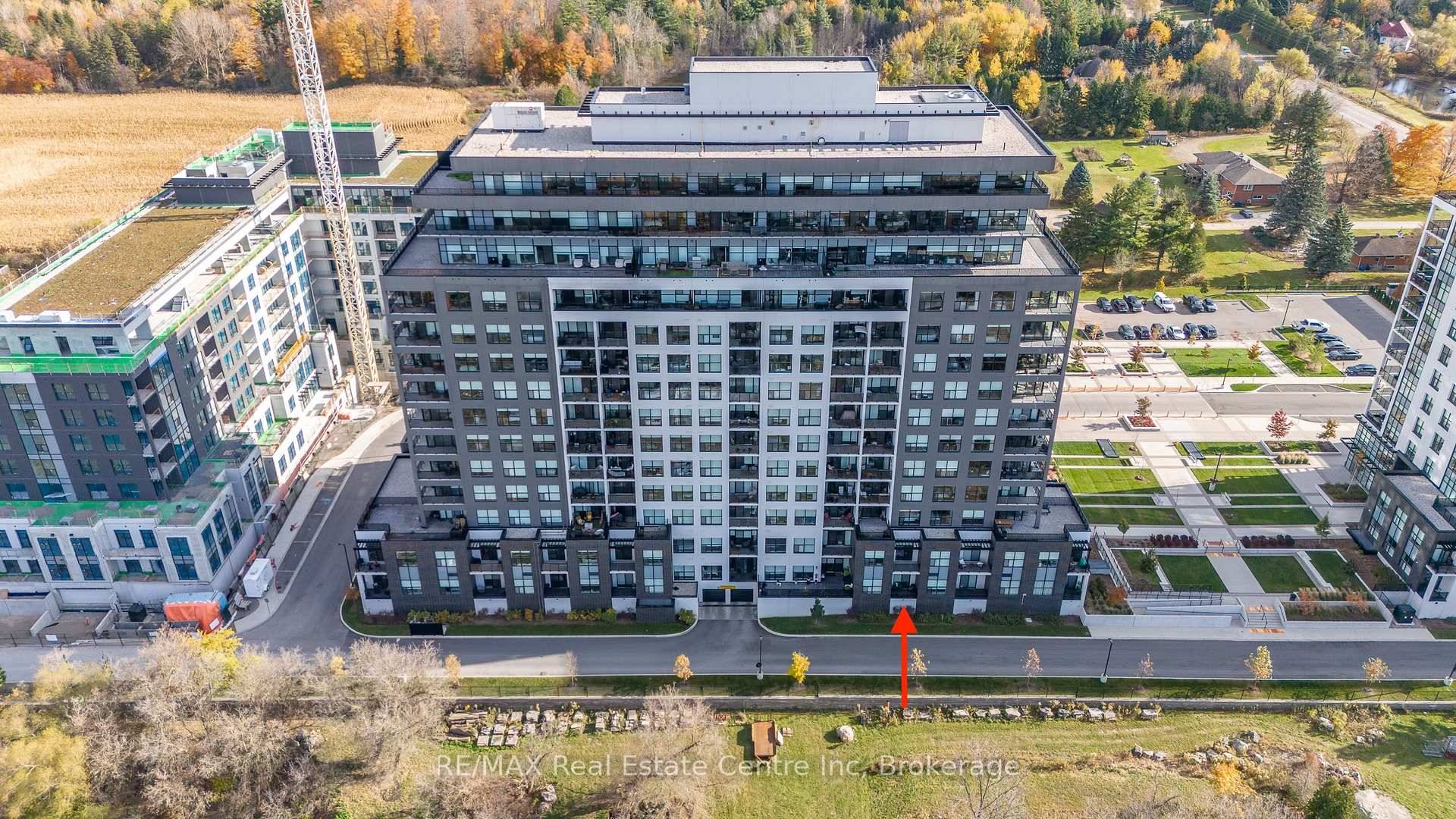 Make this gorgeous ground floor condo located in the prestigious south end of Guelph your home.