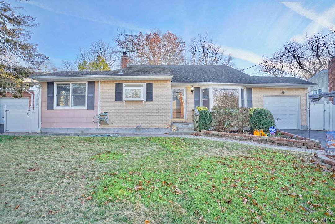 Whole House For Rent In Huntington, 4Brs amp ; 1.