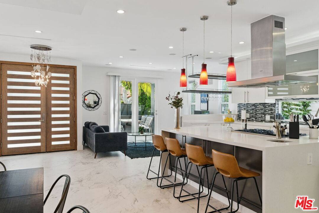 355  S Sycamore Ave 4BR Hancock Park La