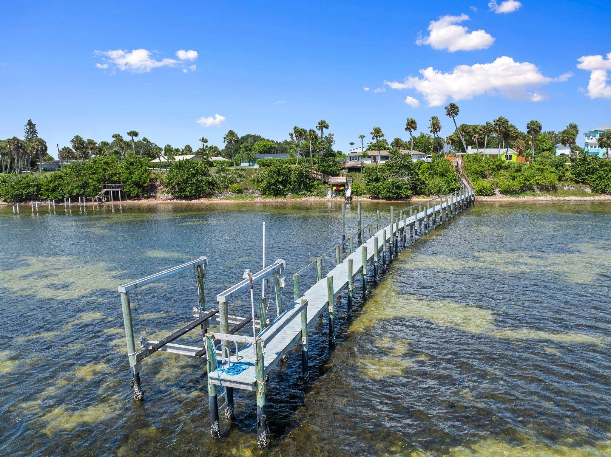 Rare extended dock on Indian River Dr w lift !