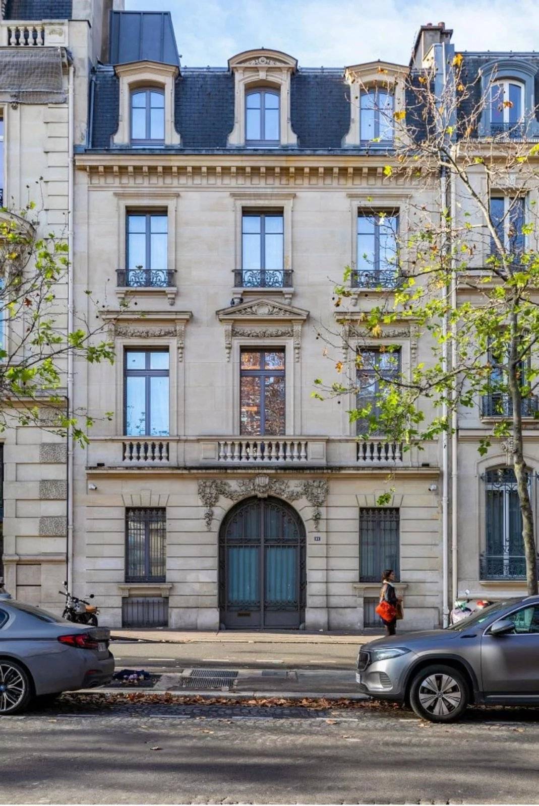 Exceptional private mansion just 100 meters from the Arc de Triomphe
