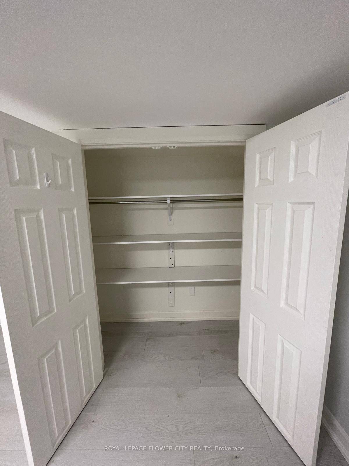Beautiful, very nice and bright, Spacious 2 Bedroom Lower Level Apartment with Separate Entrance and En suite Laundry, This freshly painted home is located in a Quiet Family Friendly Neighborhood, ...